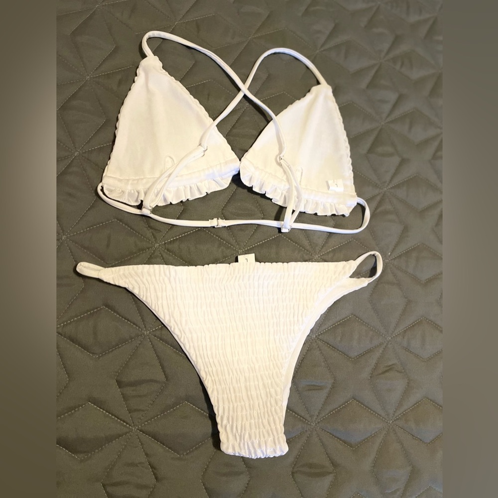 Ruffle bikini - Picture 3 of 3